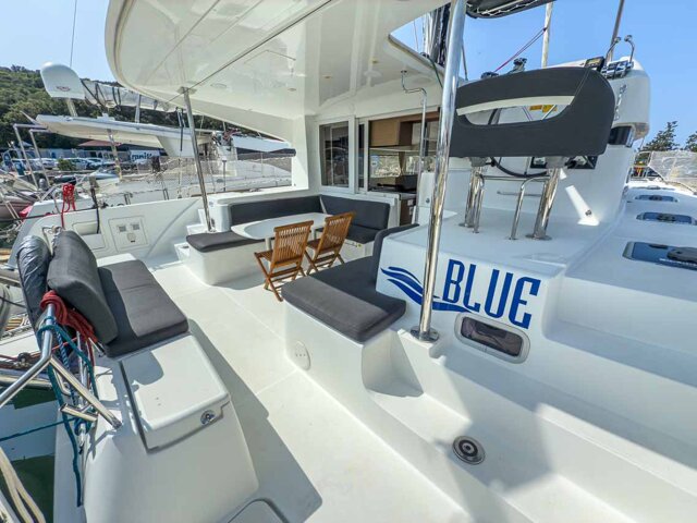 Lagoon 40 - 4 + 2 cab Blue
